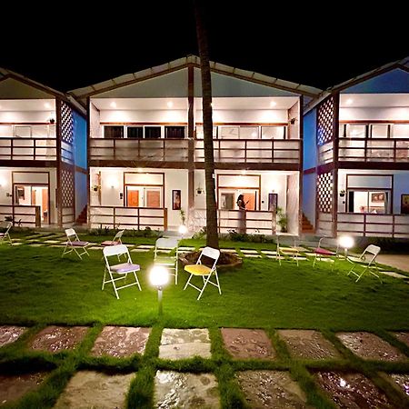 White Turtle Hotel Morjim Zewnętrze zdjęcie